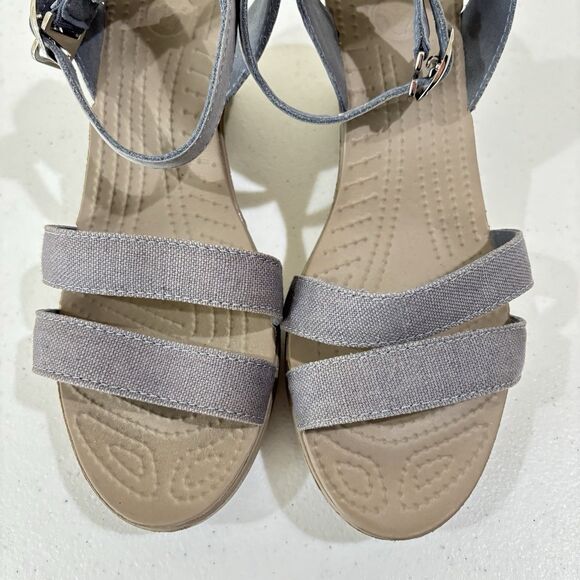 Crocs Gray Leigh II Ankle Strap Wedge Sandals Easy Fasten Comfort Shoe Women 9 - Picture 3 of 10